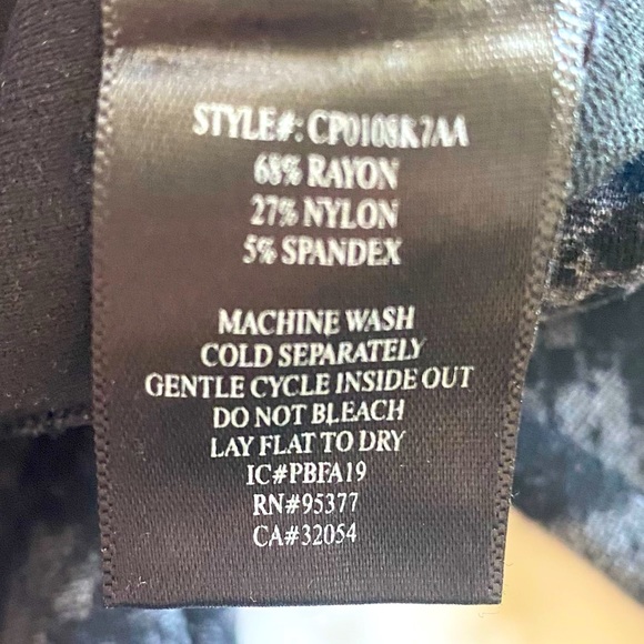 ANTHROPOLOGIE Sanctuary Snake Print Leggings - Picture 9 of 9